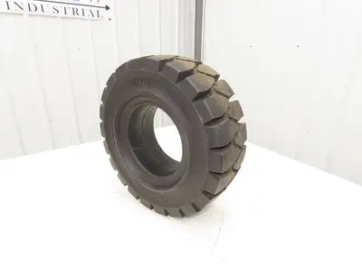 GS-Solid 18X7-8 4.33 Forklift Tire Resilient Solid Traction Black