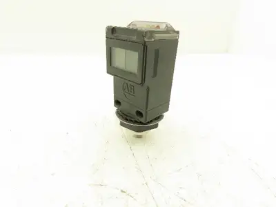 Allen Bradley 42GRU-9200-QD Photoswitch Polar Retroreflective 10-40vdc PNP/NPN