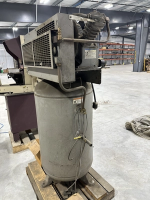 Used INGERSOLL RAND 2475N7.5 TYPE 30 Tank Mounted Air Compressors South Dakota US | Machinesused.com #1334056