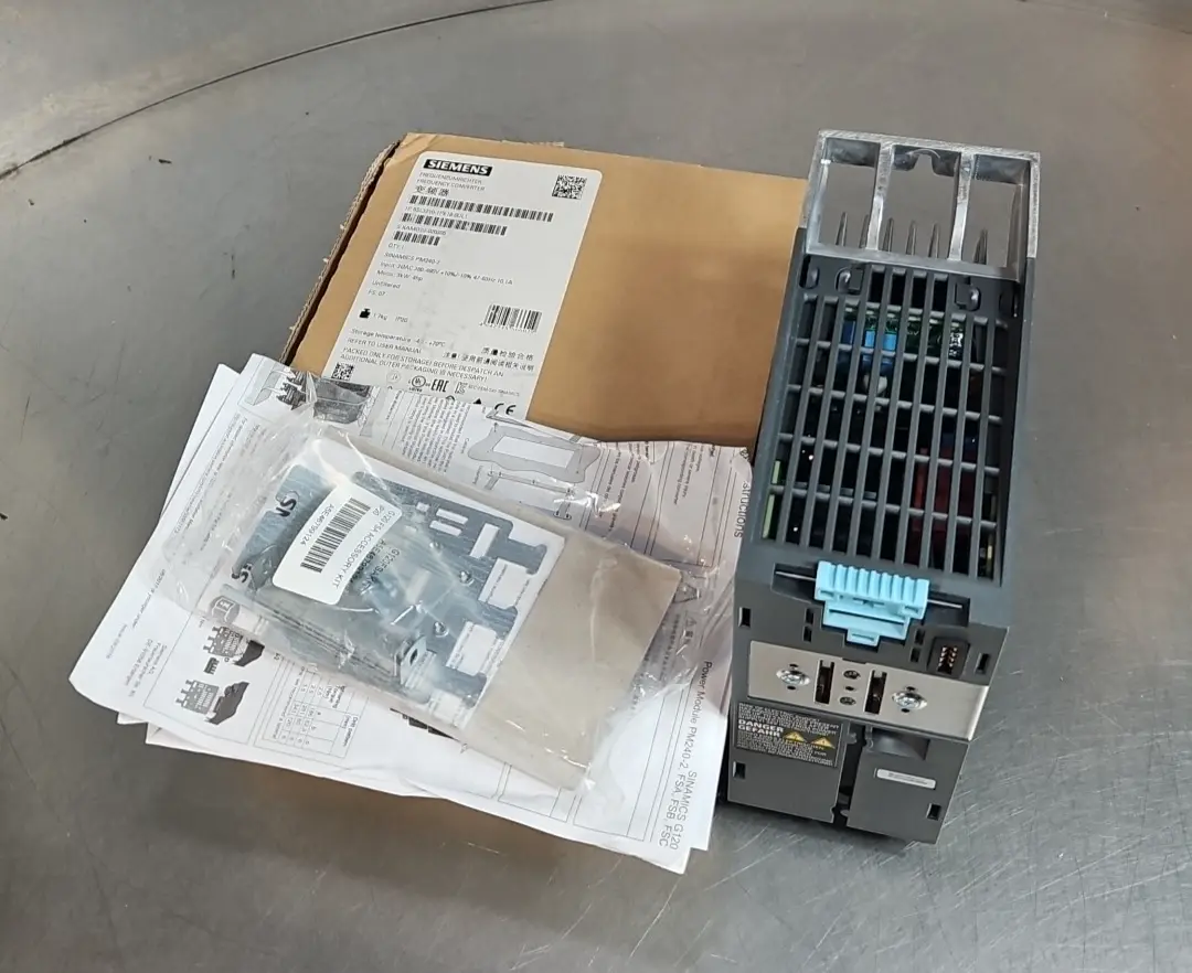 Siemens 6SL3210-1PE18-0UL1 Frequency Converter Loc1E2