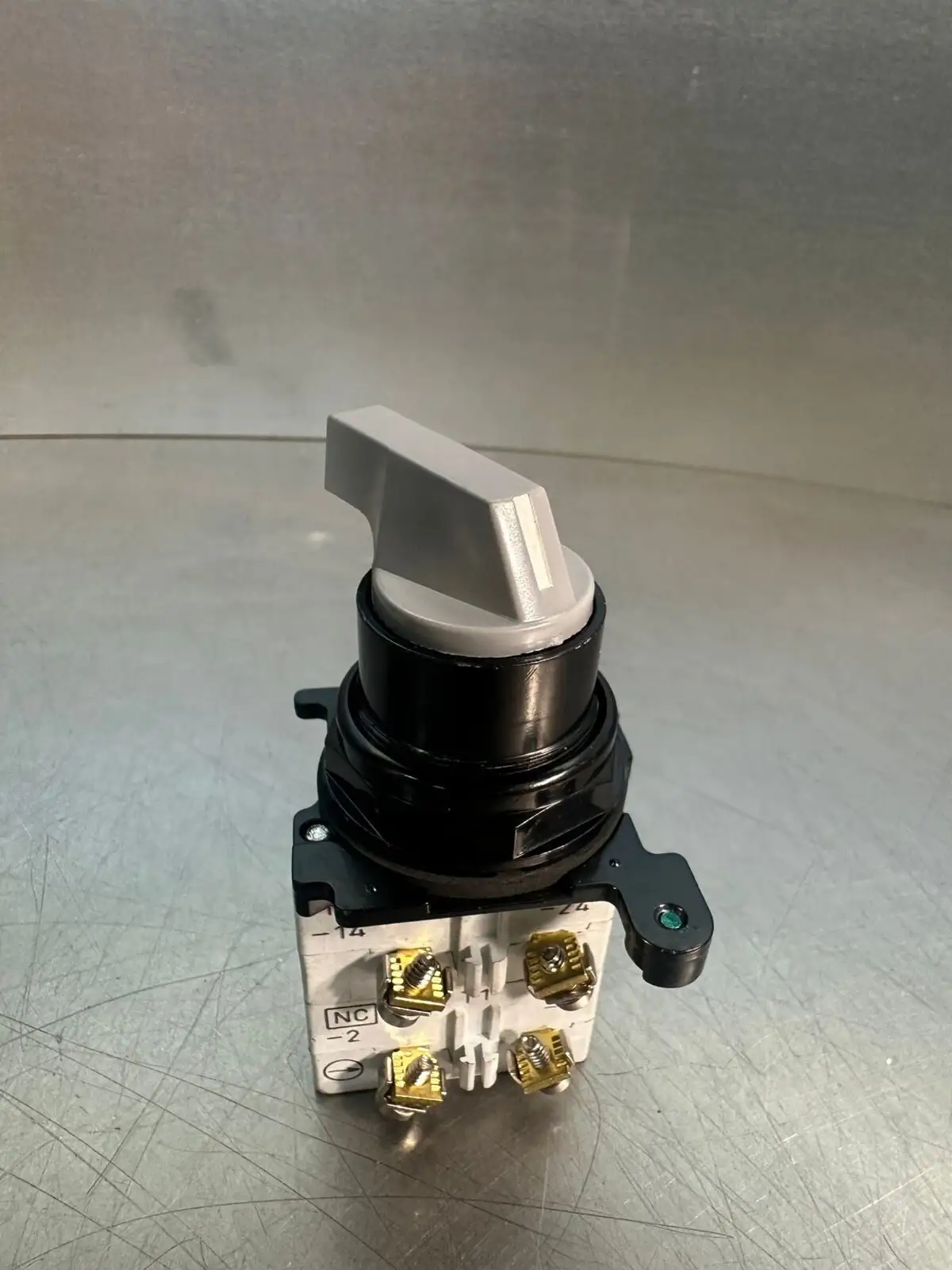 Eaton 10250T/91000T Switch. with Cam 1-0420 (7.2.2)