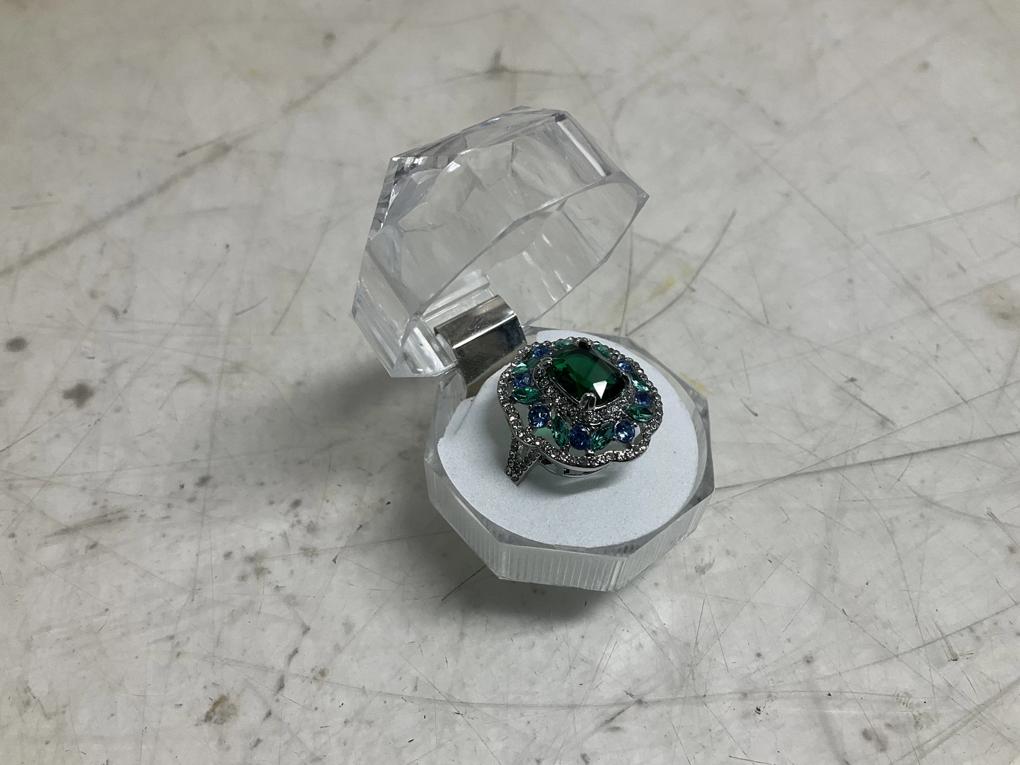 Used _UNKNOWN_ _UNKNOWN_ Jewelry & Gemstones Michigan US | Miedema Asset Management Group #1329931