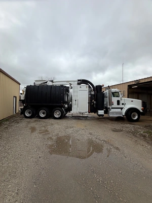 2015 SUPER PRODUCTS MUDDOG 1600 Hydro Excavator | VacSource (2)