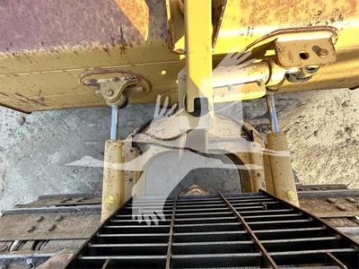 USED 2010 CATERPILLAR D5K LGP