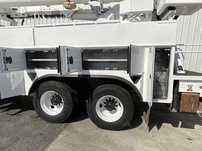 Used 2013 INTERNATIONAL 7500 Bucket (boom) trucks California US | Big Truck & Equipment #1412217