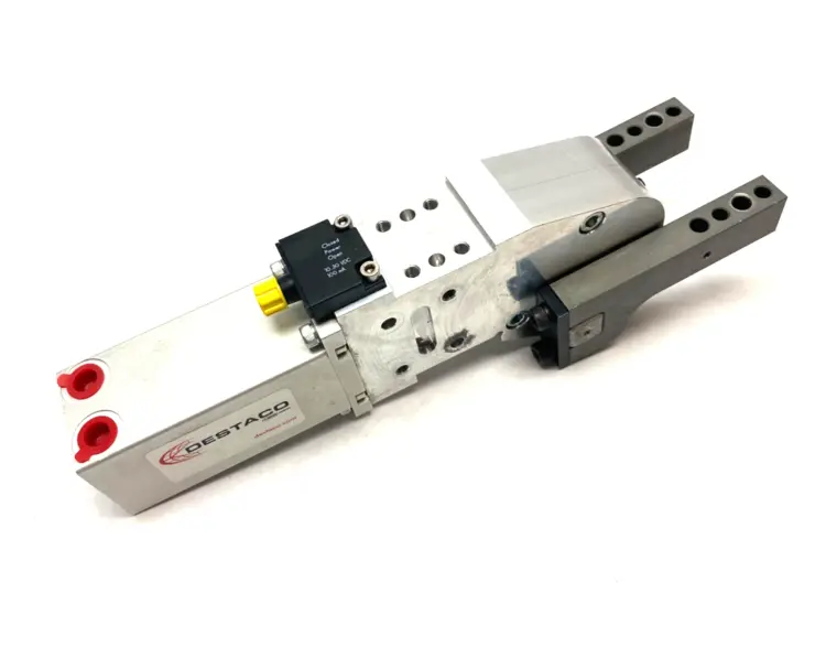 Used DESTACO PNEUMATIC CLAMPING MODULE 30VDC 6BAR MAX Clamps | Maverick Industrial Sales #1119803