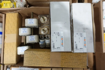 Used _UNKNOWN_ _UNKNOWN_ Fuses Ohio US | Aucto #1307571