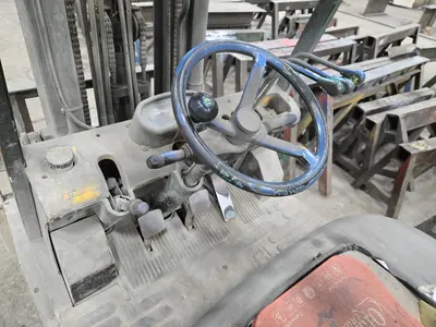 Hyundai LPG Double Stage Forklift w/ Side Shift, 5,000lb Capacity; Unknown Hours, Gauge