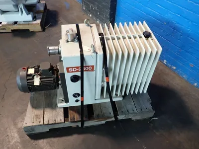 Used VARIAN SD2500 Vacuum Pumps Ohio US | HGR 24 #938056