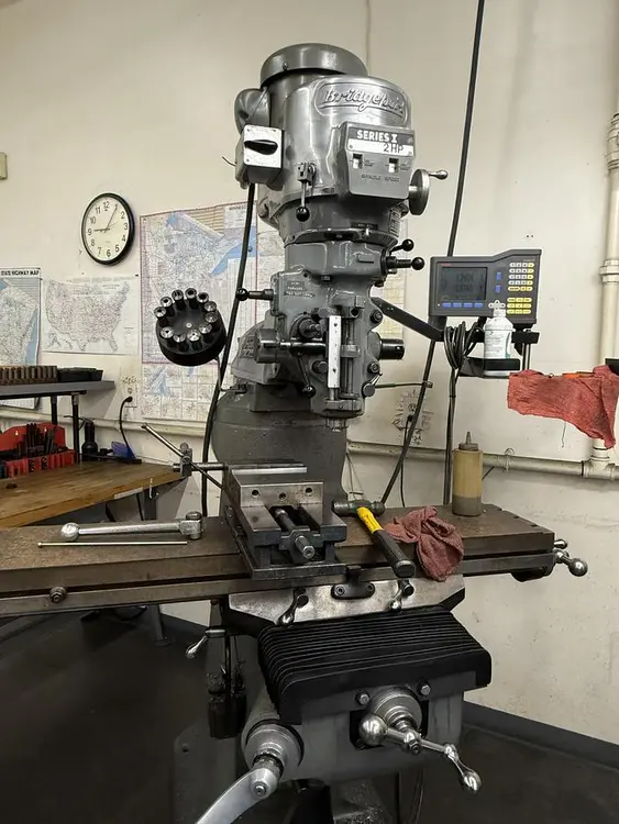 Used 1984 BRIDGEPORT SERIES I Vertical Mills Minnesota US | Source Machinery Sales #1513442