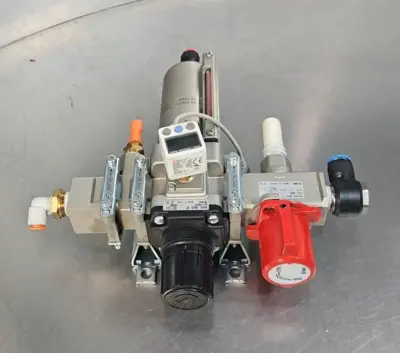 SMC AW-N04D-8Z + VHS40-N04-Z Main Pressure Regulator Loc6D32