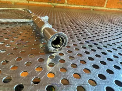 Used SWAGELOK SS-4CP4-10 CHECK VALVE W/ 31" STAINLESS STEEL BRAIDED HOSE 3/4" TO 1/2" Hoses California US | Equipment Lab #1427417