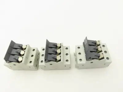 Allen Bradley 1492-FB3C30-L Fuse Holder 30 Amp 3 Pole 600V Indicator Lot of 3