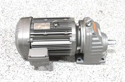 NEW SEW EURODRIVE RX77DRE132S4/LN GEARMOTOR 3.08:1 5.40HP 220-242V 380-420V