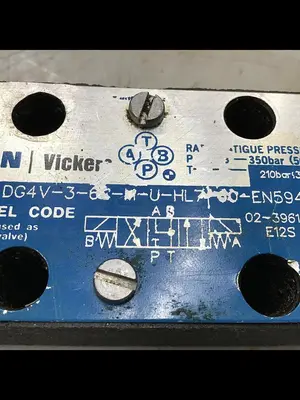 USED VICKERS DG4V-3-6S-M-U-HL7-60-EN594