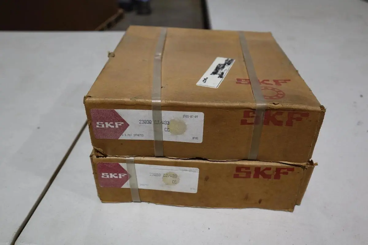 SKF 23030 CJ/W33 Spherical Roller Bearing 23030CJ/W33 NEW IN BOX STOCK S-522