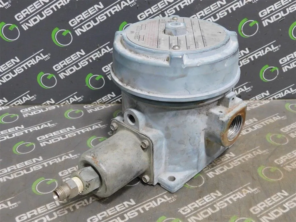 United Electric H122-144 9689 Pressure Switch 15A 48VAC 0-20 psi Used