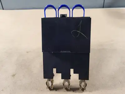 Disconnect Switch w/ 3 Times 30 Amp Fuse JDL30