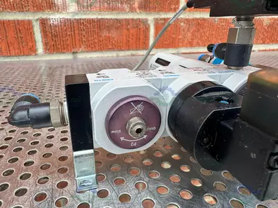 Used FESTO LFR-D-MINI REGULATOR W/ FESTO HEE-D-MINI-24 36PSI/0.25MPA Regulators California US | Equipment Lab #1285488