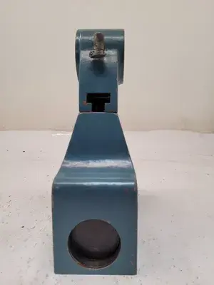 USED BRIDGEPORT RIGHT ANGLE SUPPORT