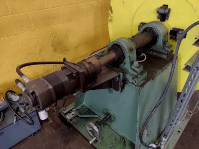 6,000 LBS 3 TON x 28" TRIAD DESIGN MOTORIZED UNCOILER COIL REEL: STOCK #17014