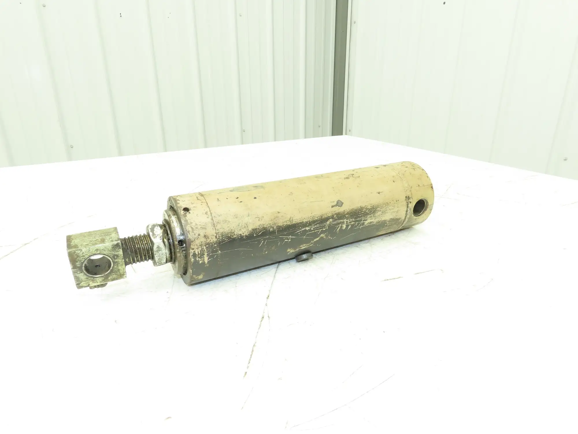 Toyota DOF 068 Hydraulic Lift Cylinder Off 8HBW30 Walkie Pallet Jack 6000 lb
