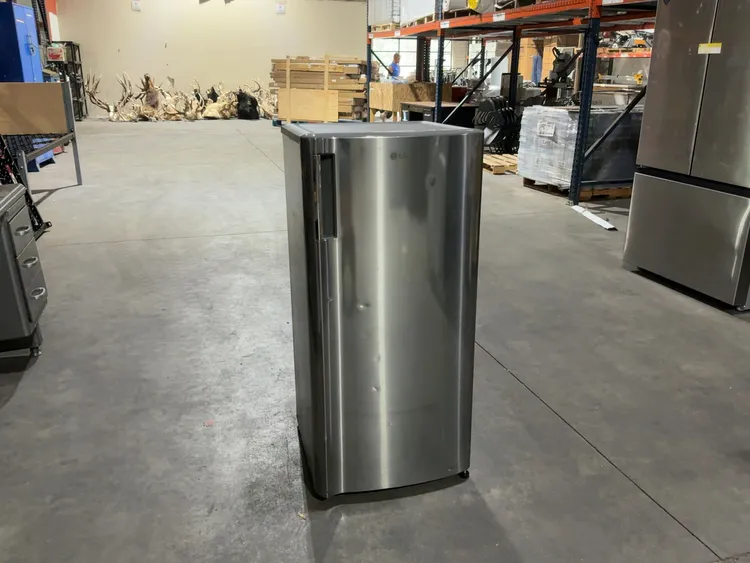 Used LG LRONC0605V Refrigerators Michigan US | Miedema Asset Management Group #1320875