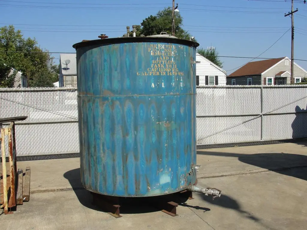 SPC7412  Tank 1110 gallon vertical tank, Stainless Steel, flat