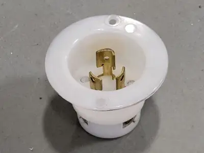 15A 125V Flanged Inlet Locking Plug GRDG (Box of 13)