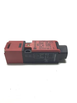 Telemecanique XCS Safety Interlock Switch 3A 6kV