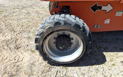 USED 2016 JLG 800S