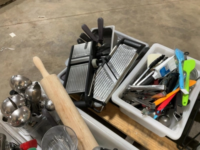 Used MIXED LOT OF MISCELLANEOUS RESTAURANT AND KITCHEN UTENSILS Smallwares Michigan US | Miedema Asset Management Group #1761535