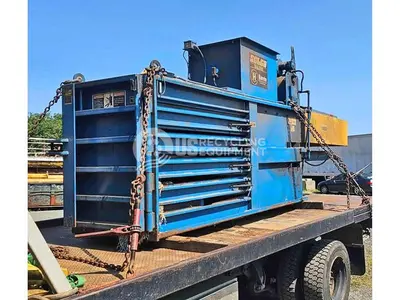 USED SELCO HV-615 CLOSED DOOR HORIZONTAL WITH CONVEYOR