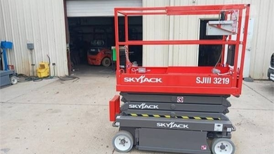 USED 2018 SKYJACK SJIII3219