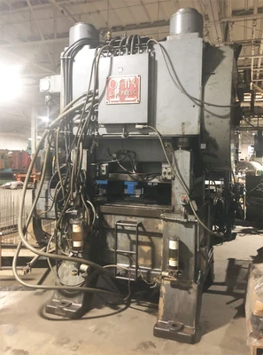 USED 1975 OAK OAK LP-4 PRESS