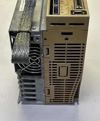 Used YASKAWA SGDH-05DE Servo Drives | Surplus Asset Holdings #1226410