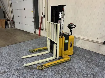 Used 2019 YALE MSW025LF Pallet Stackers Illinois US | Somerset Equipment Sales #1546259