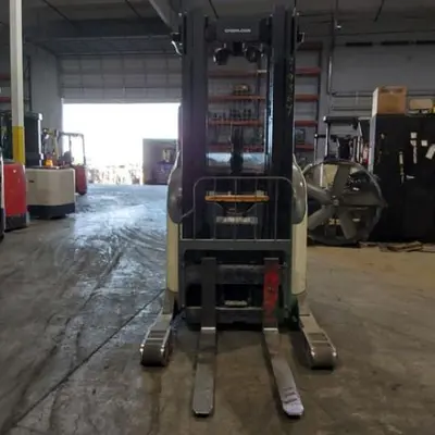 USED 2018 CROWN RR5725-45