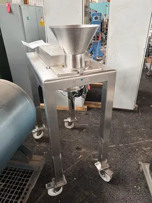 QUADRO COMIL 194-S Granulator, Drug Mill & Occillating | Perry Equipment (3)
