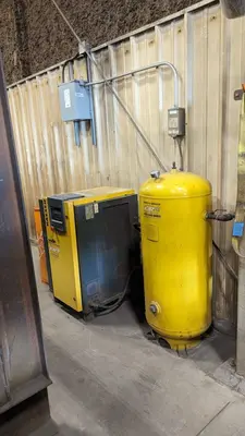 USED 2015 PINNACLE SHAPEWIZARD