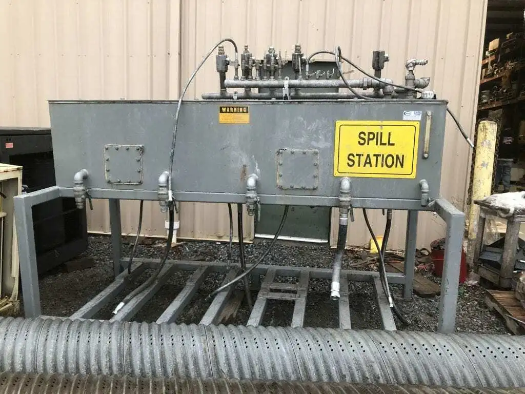 Continental Hydraulics 300 Gallon 4 Bay Oil Tank/ Polypac P88-957 Spill Station