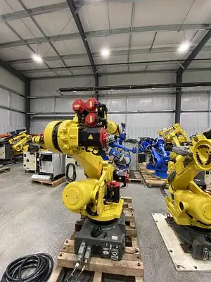 USED 2015 FANUC R-2000IC/210F