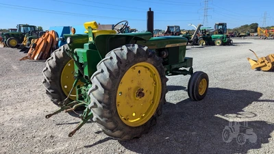 USED 1970 JOHN DEERE 2520