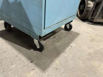 LISTA PORTABLE SHOP CABINET