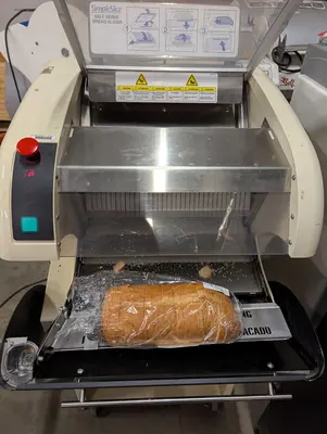 124-0159 Oliver 938-N Bread Slicer