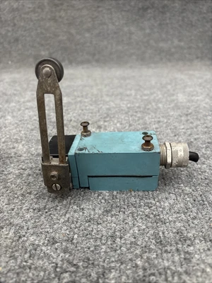 Used Micro Switch LSR1A Relays & Switches California US | Davliegogo LLC #1706191