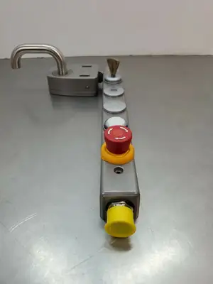 Fortress Interlocks Switch No: THNGNSMELP7EIQ9. STC2
