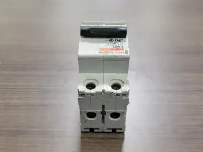 USED MERLIN GERIN 24453