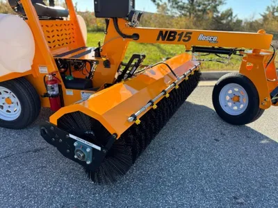 LEEBOY NB15 Broom - Self Propelled | Mid South Machinery (3)