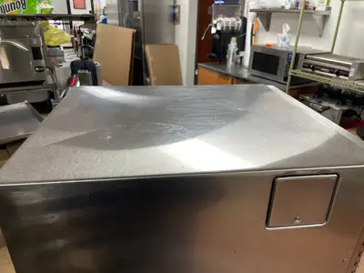 Used Amana Used Amana RC17SD2OSI Commercial Heavy Volume Microwave 208/230V 1700W - RK Ovens Illinois US | Falcon Restaurant Supply #1375013
